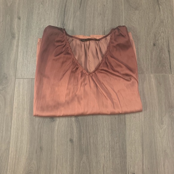 Zara Basic ombré pleated relax fit top in XS - Picture 3 of 3